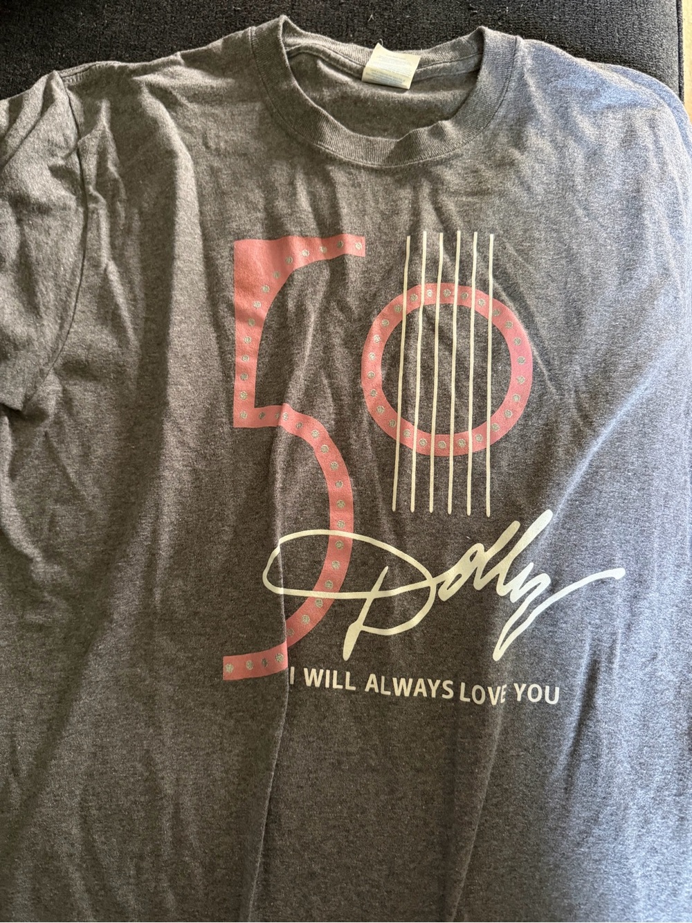 Dollywood tshirt